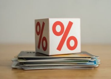 私人貸款貼士｜一文拆解「月平息」 與「實際年利率」分別