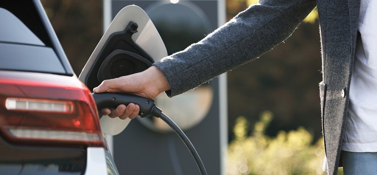 電動車入手攻略|「買車上會」vs 電動車貸款,邊個選擇更抵?